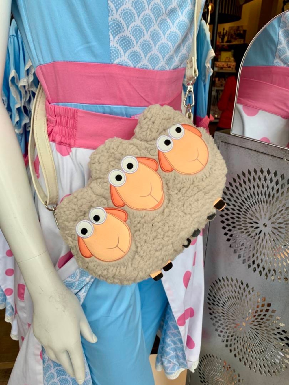 Disney Bo Peeps Billy Goat Gruff lounge fly crossbody from Toys Story 4 - Picture 2 of 12